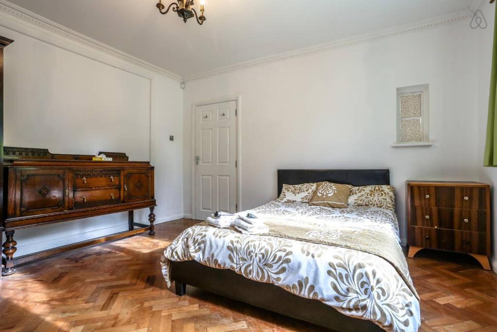 Oyo Guest House Ellipse Whetstone Luaran gambar