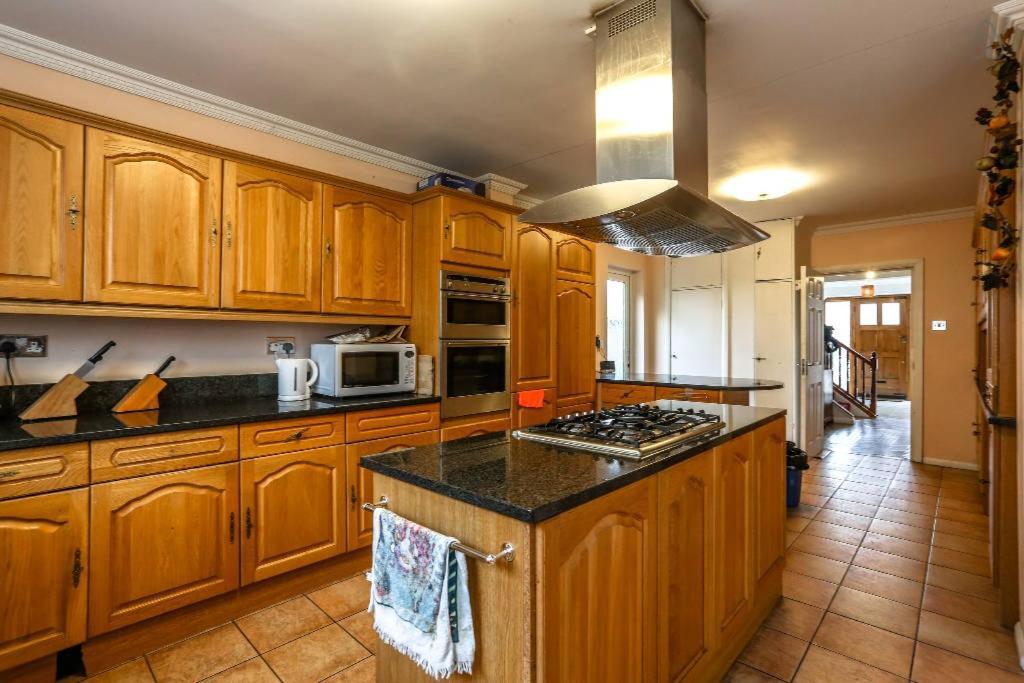 Oyo Guest House Ellipse Whetstone Luaran gambar
